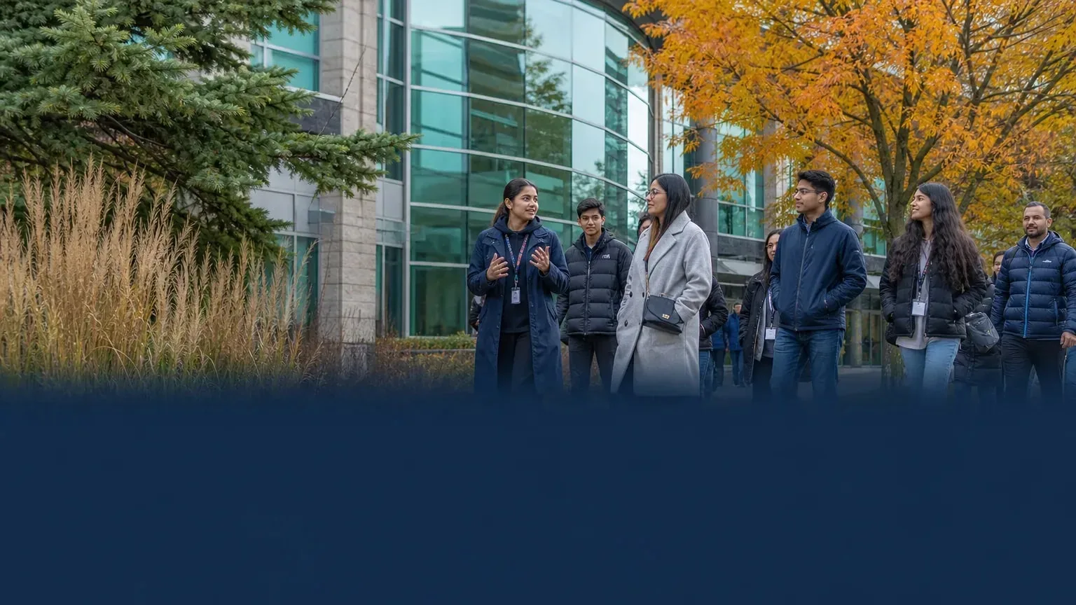 Редакционное изображение к материалу: В фотографиях: Fall Campus Day знакомит с UTM
