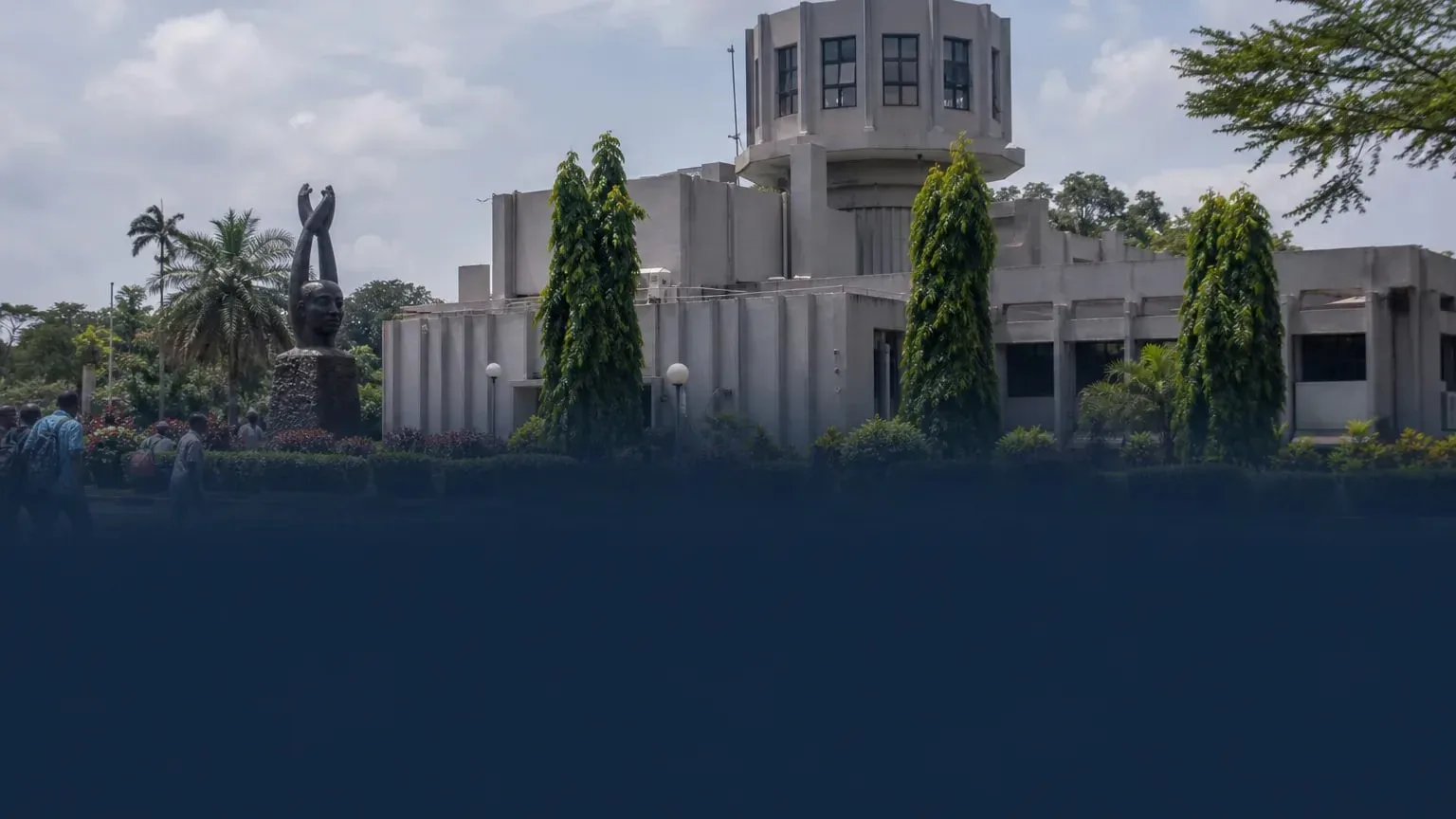 Imagen editorial que ilustra: La Universidad de Ibadan emite aviso a los oficiales de facultad sobre admisión a grados, diplomas y certificados, y su 78º Día de Fundación