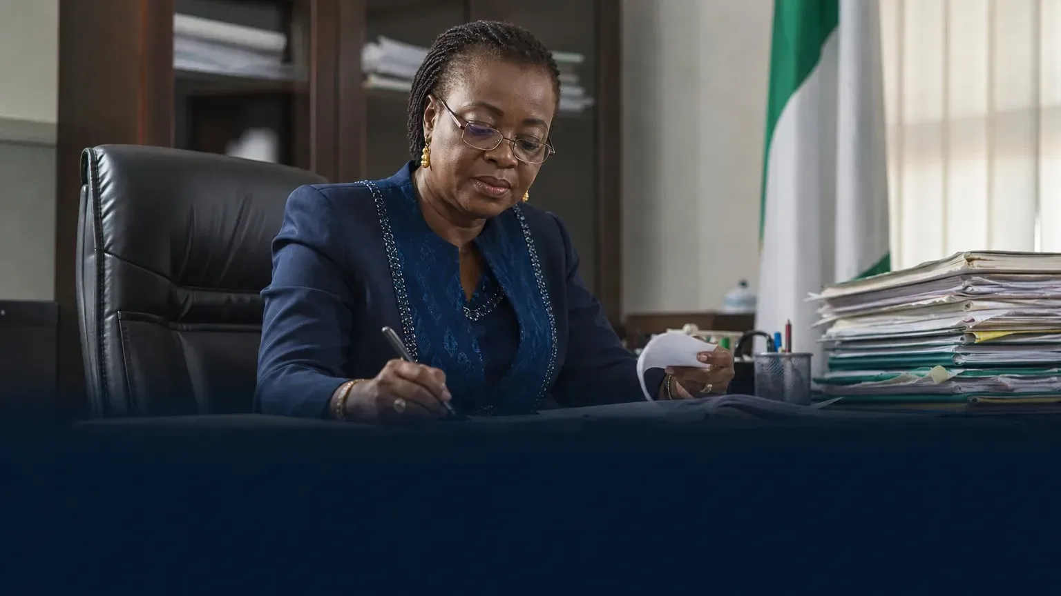 Image éditoriale illustrant : Dr. Olatunji-David Olubanke Folake dirige la coordination de l’éducation de base au ministère fédéral nigérian